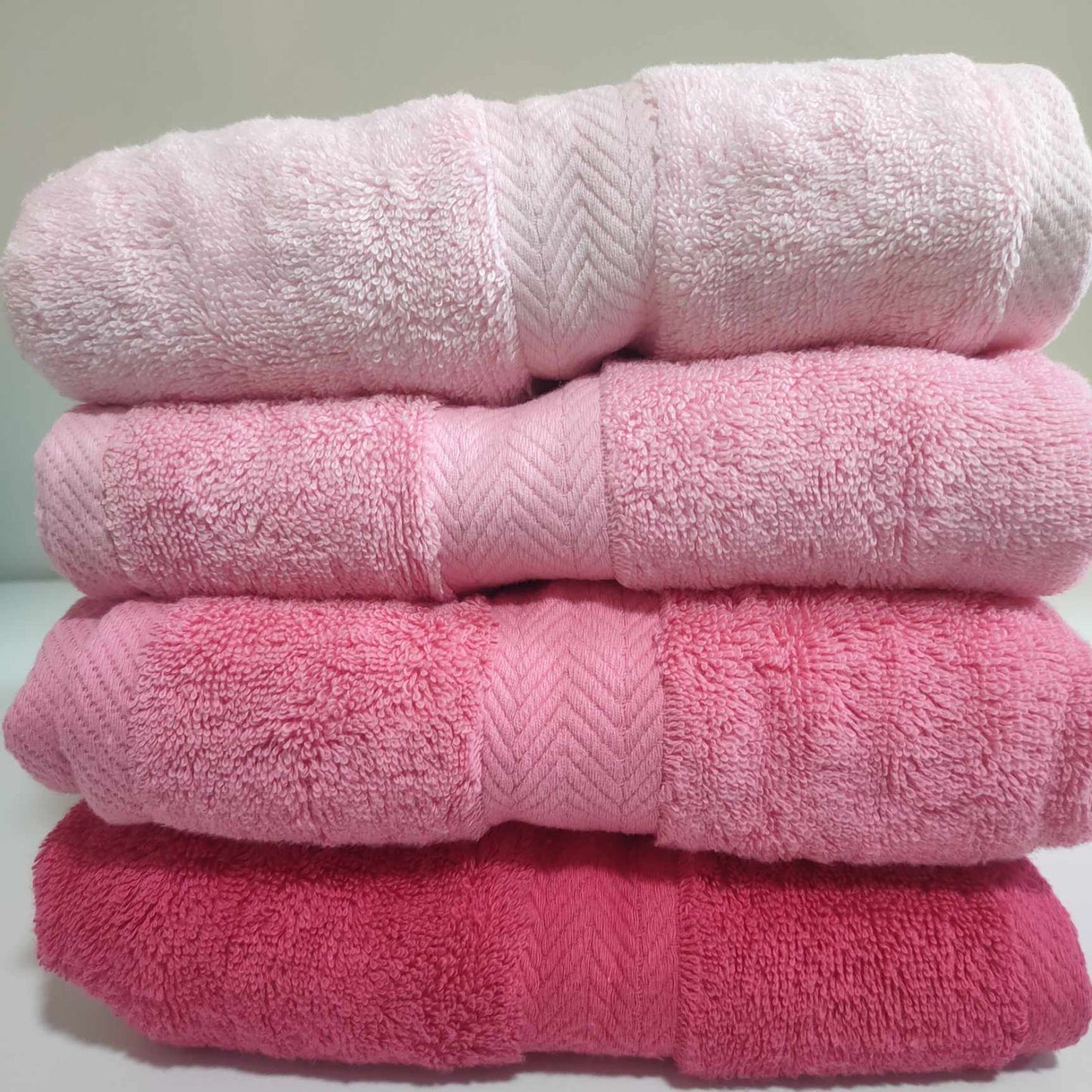 Set of 4 towels same size ( sofia set )